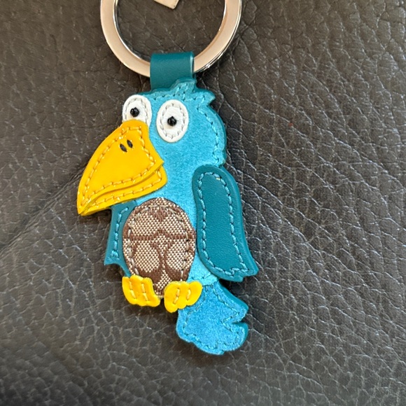 Coach toucan key fob - Picture 2 of 8
